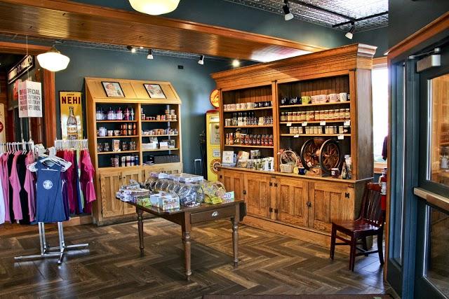 Grandma's Saloon & Grill Canal Park